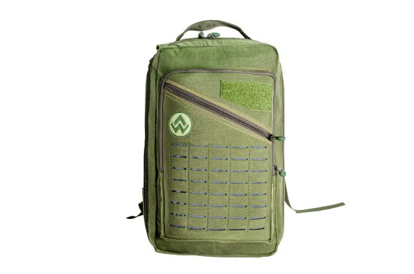 Mochila verde com bolsos e zíper diagonal